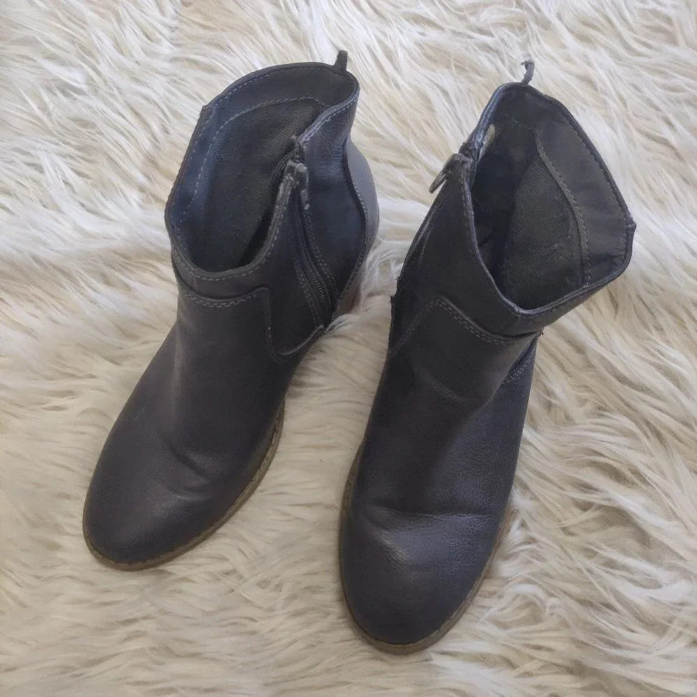 Old Navy Grey Ankle Booties Western Style Faux Leather